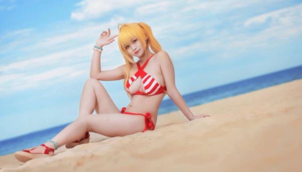 Fate/Grand Order: Ngất ngây với bộ ảnh cosplay Nero Claudius bên bờ biển