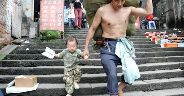 Cặp cha con trong bức ảnh “cõng cả thế giới trên vai vì con” bây giờ ra sao?