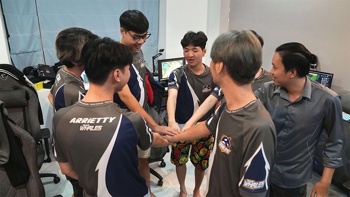 Team Whales thưởng nóng tuyển thủ hàng chục triệu sau khi đánh bại SBTC Esports