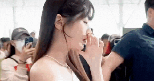 Sau Yoona, đến lượt Jang Won Young đột nhiên mặt tối sầm, 