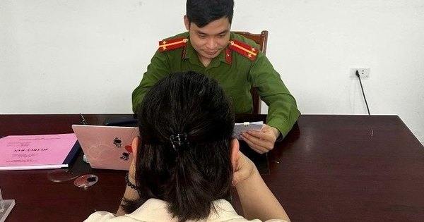 Làm theo hướng dẫn từ điện lực thì tài khoản mất 500 triệu đồng nhưng công ty không liên quan, người phụ nữ báo công an