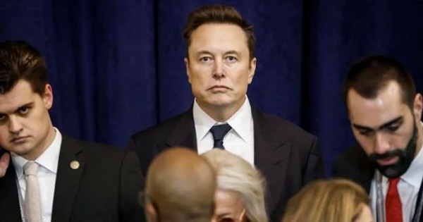 Nóng: Elon Musk bị kiện tập thể với cáo buộc 