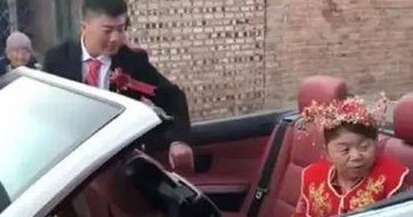 Cô dâu 50 tuổi cưới chú rể 30 tuổi, dân mạng dậy sóng