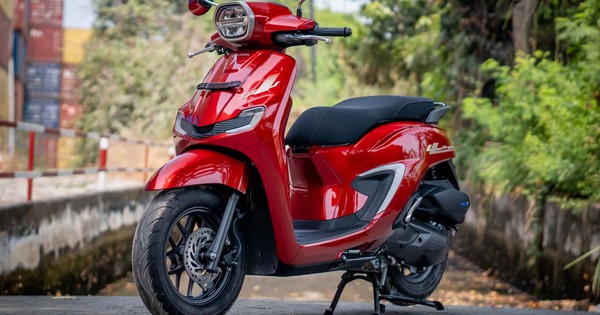 Vừa về đại lý bản đời mới của xe ga Honda đẹp như Vespa: 1 lít xăng đi 45km, có phanh 