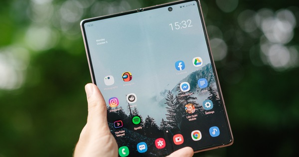 3 lý do tại sao Galaxy Z Fold2 là thiết bị tuyệt vời cho người trẻ mới đi làm