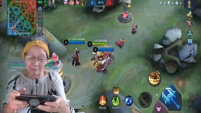 Cụ bà 74 tuổi vẫn debut làm streamer Mobile Legends khiến cộng đồng khâm phục