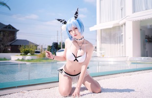 Bổ mắt khi ngắm gái xinh trong Azur Lane diện bikini khoe body cực nuột bên bể bơi