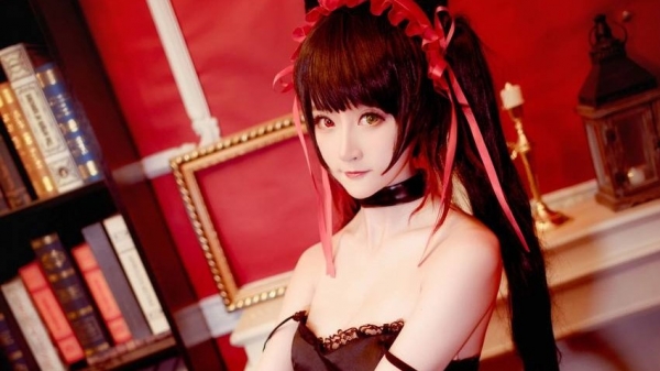 Cosplay Kurumi trong Date A Live cực sexy và cuốn hút