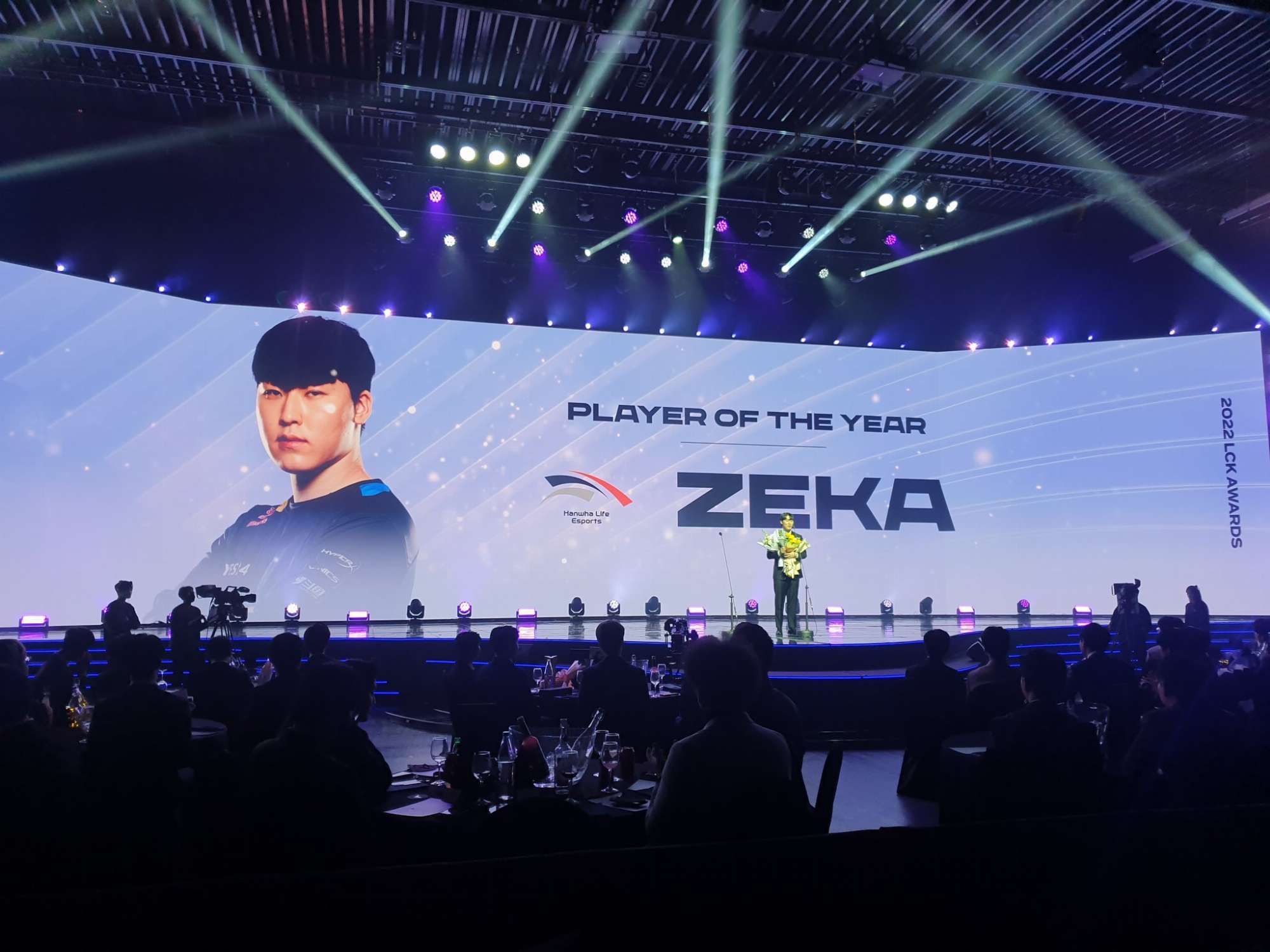 LCK vinh danh tuyển thủ năm 2022: Zeka tỏa sáng với giải thưởng ‘Player of the Year’