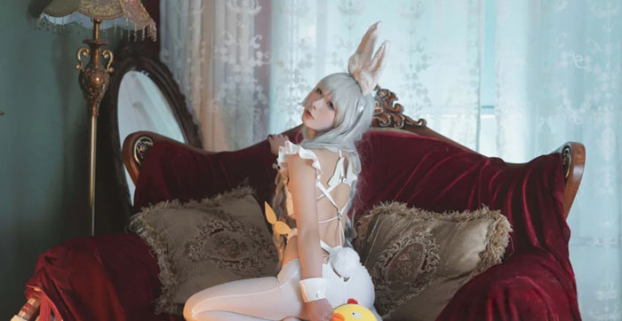 Đến với cosplay Malevolence trong Azur Lane cùng màu trắng tinh khôi