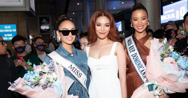 Hoa hậu và Á hậu Miss Universe rạng rỡ xuất hiện ở Việt Nam, Lan Khuê ra tận sân bay chào đón