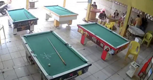 Đánh thua billiards, xả súng giết chết 7 người