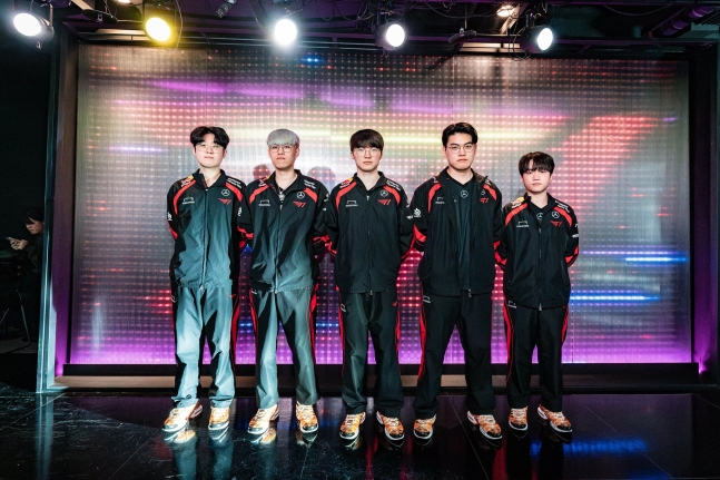 kkOma mừng thầm vi meta ủng hộ T1 tại playoffs LCK Mùa Xuân 2024, công khai gọi Faker là “người chơi Azir hay nhất”