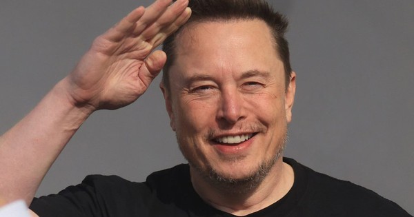 Nóng: Elon Musk vừa sa thải toàn bộ 40 nhân viên phòng marketing của Tesla với lý do ''làm quảng cáo quá chung chung''
