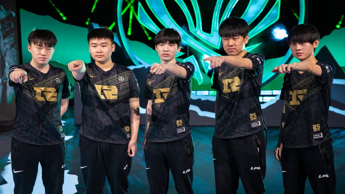 MSI 2022: Chỉ một pha sai lầm, T1 để thua trước RNG