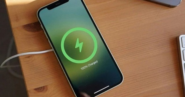 Thói quen làm hại iPhone mà nhiều người vẫn không thể thoát