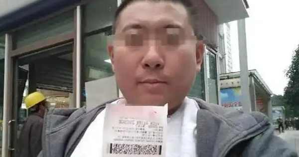 Người đàn ông trúng xổ số 360 triệu đồng trong 2 năm nhưng lại nói thà không trúng còn hơn, bí mật trúng số bị phanh vui