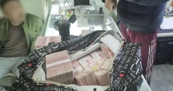 Tịch thu 20 tỷ đồng tiền mặt, 68 điện thoại di động giấu ở công trường bỏ hoang, nghĩa trang