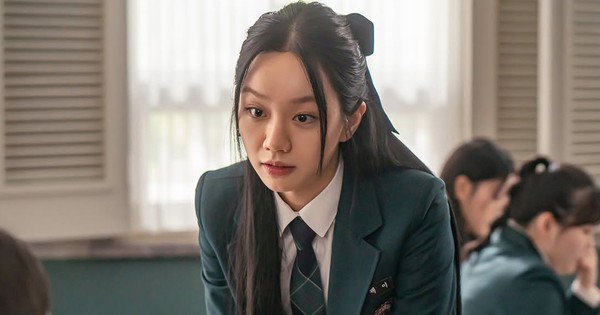 10 tiểu thư tài phiệt đẹp nhất Hàn Quốc: Kim Ji Won 100 kiếp nữa vẫn chưa hết sang, số 1 là huyền thoại “mãi mận mãi keo”