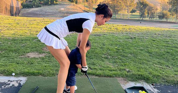 Phạm Hương tập đánh golf cho quý tử 2 tuổi