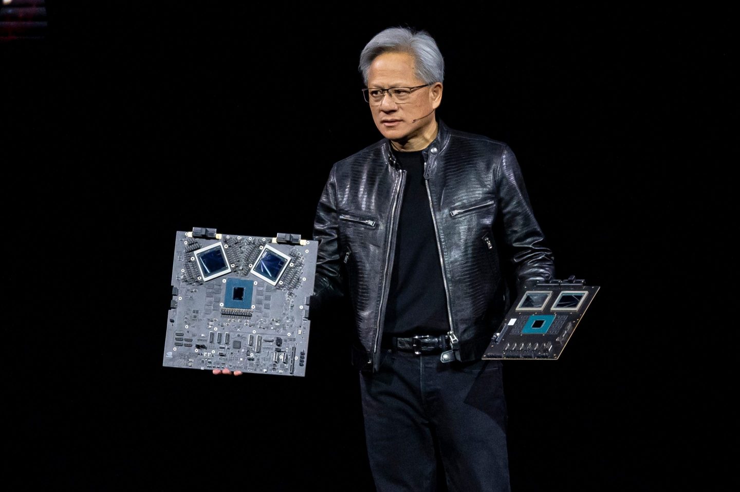 Nvidia Sản Xuất Chip AI Blackwell Phiên Bản Dành Riêng Cho Trung Quốc