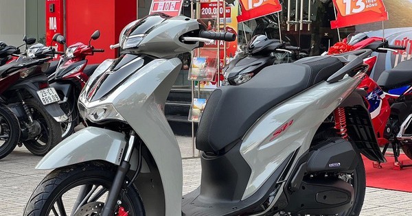 Bảng giá xe máy Honda SH mới nhất tháng 7/2025