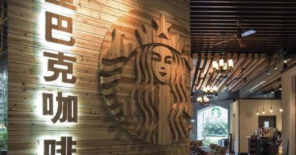Nóng: Starbucks tung chiêu mới, mời khách đến ngồi miễn phí, không cần mua đồ, tặng kèm nước