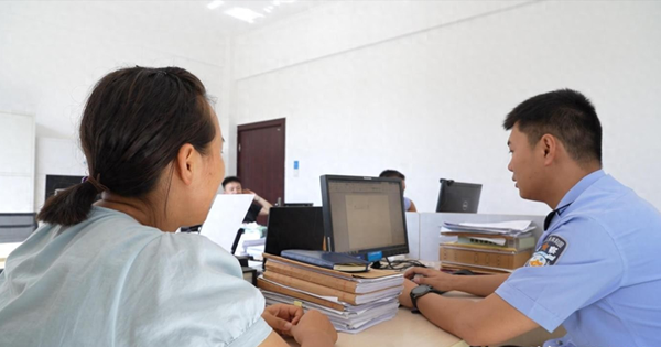 Được cảnh sát cảnh báo lừa đảo, người phụ nữ khẳng định “Tôi chấp nhận bị lừa”: Hôm sau tài khoản bị trừ 1 tỷ đồng