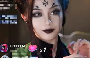 Vừa cosplay 