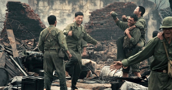 Ra mà xem Mưa Đỏ lập kỷ lục chưa từng có trong lịch sử, dữ dội nhất là điểm số vượt loạt bom tấn quốc tế