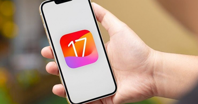 iOS 17 đang 