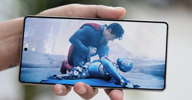 iPhone 17 Pro khó theo kịp Galaxy S26 Ultra vì màn hình 