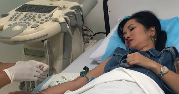 Ca sĩ Hồng Nhung nhập viện phẫu thuật