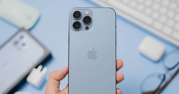 Giá iPhone 13 bất ngờ tăng mạnh