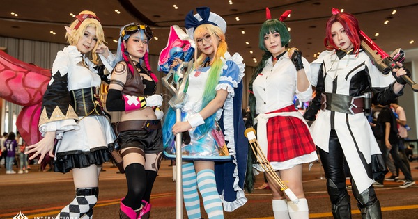 Nhiều cosplayer xinh đẹp hội tụ ở ICONSIAM 