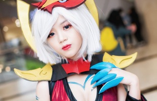 Mặc kệ trời lạnh 18 độ C, streamer 2k2 – Lynh Elise vẫn quyết tâm 