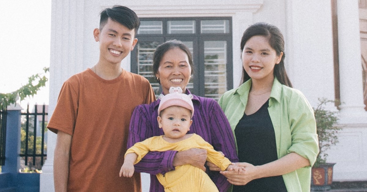 Đồng Văn Hùng: 