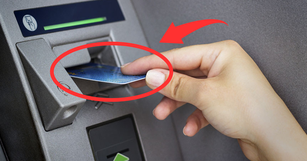 Máy ATM "nuốt tiền" không nhả, đừng hoảng hốt mà hãy làm theo cách này!