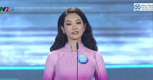 Thí sinh Miss World Vietnam ứng xử ấp úng, thuyết trình lòng vòng chưa xong đã hết giờ