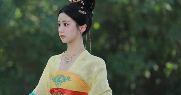 Vương phi đẹp nhất Trung Quốc hiện tại: Tiểu thư ngôn tình xé truyện bước ra, mỹ nhân cổ trang nghiêng nước nghiêng thành