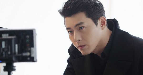 Hyun Bin khoe ngoại hình 