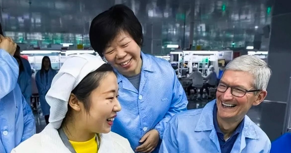 Cô công nhân làm việc 10 năm tại Foxconn chuyển mình làm chủ tịch công ty linh kiện điện tử lớn thứ 2 Trung Quốc: Thoát nghèo cũng nhờ chữ 