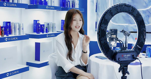 Trung Quốc siết chặt quản lý bán hàng livestream: Người bán phải được đánh giá trình độ