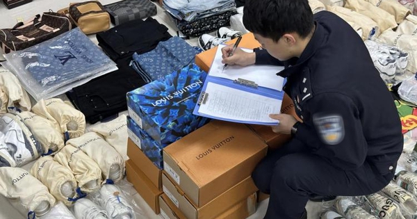 Phân tích 200.000 dữ liệu, cảnh sát triệt phá đường dây hàng giả xuyên biên giới quy mô 1.000 tỷ đồng, tịch thu hơn 95.000 món đồ nhái