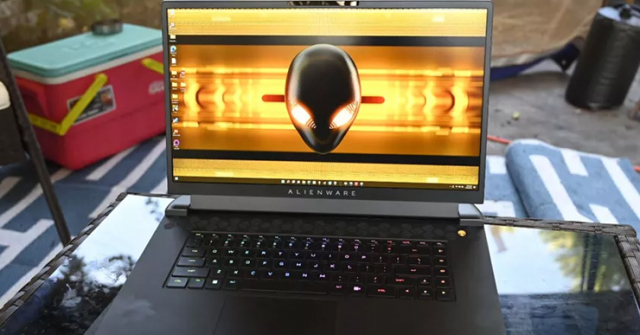 Trên tay Alienware M17 R5 – Vua laptop chơi game năm nay