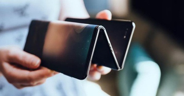 Chiêm ngưỡng smartphone gập 3 màn hình gập dị nhất thế giới, bóng bẩy hơn cả Galaxy Fold