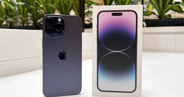 Cháy hàng tại Việt Nam, giá iPhone 14 Pro Max xách tay bất ngờ tăng mạnh, cao hơn chính hãng tới 5 triệu đồng