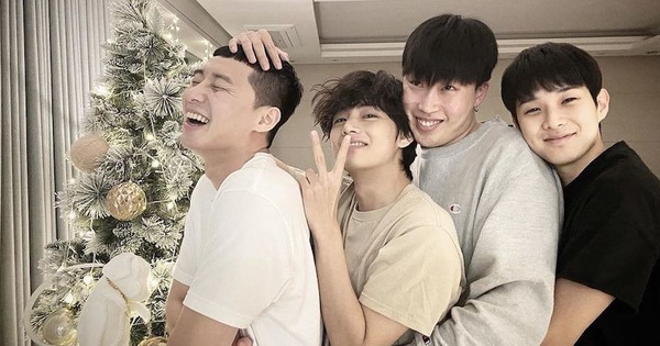 Hiếm có nhóm bạn thân nào như hội Park Seo Joon, V (BTS) và dàn tài tử: Dính nhau mọi dịp lễ, Noel lại gây bão vì ảnh hẹn hò