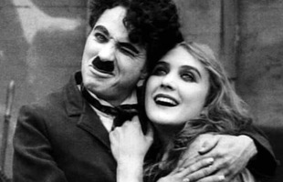 Thư gửi con gái của vua hề Sác Lô (Charlie Chaplin) viết đêm Giáng Sinh 1965...