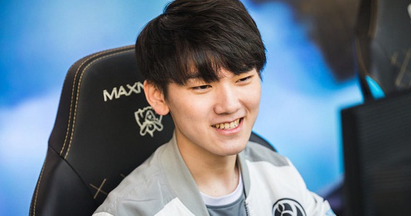 Rộ tin đồn JackeyLove không gia nhập Suning Gaming, fan Việt than thở 'SofM lại gánh 4 tạ nữa à'